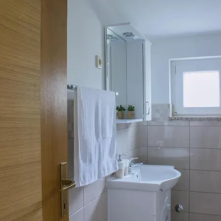 New&Charming Sea View M&M Apartment In Pag Apartament *